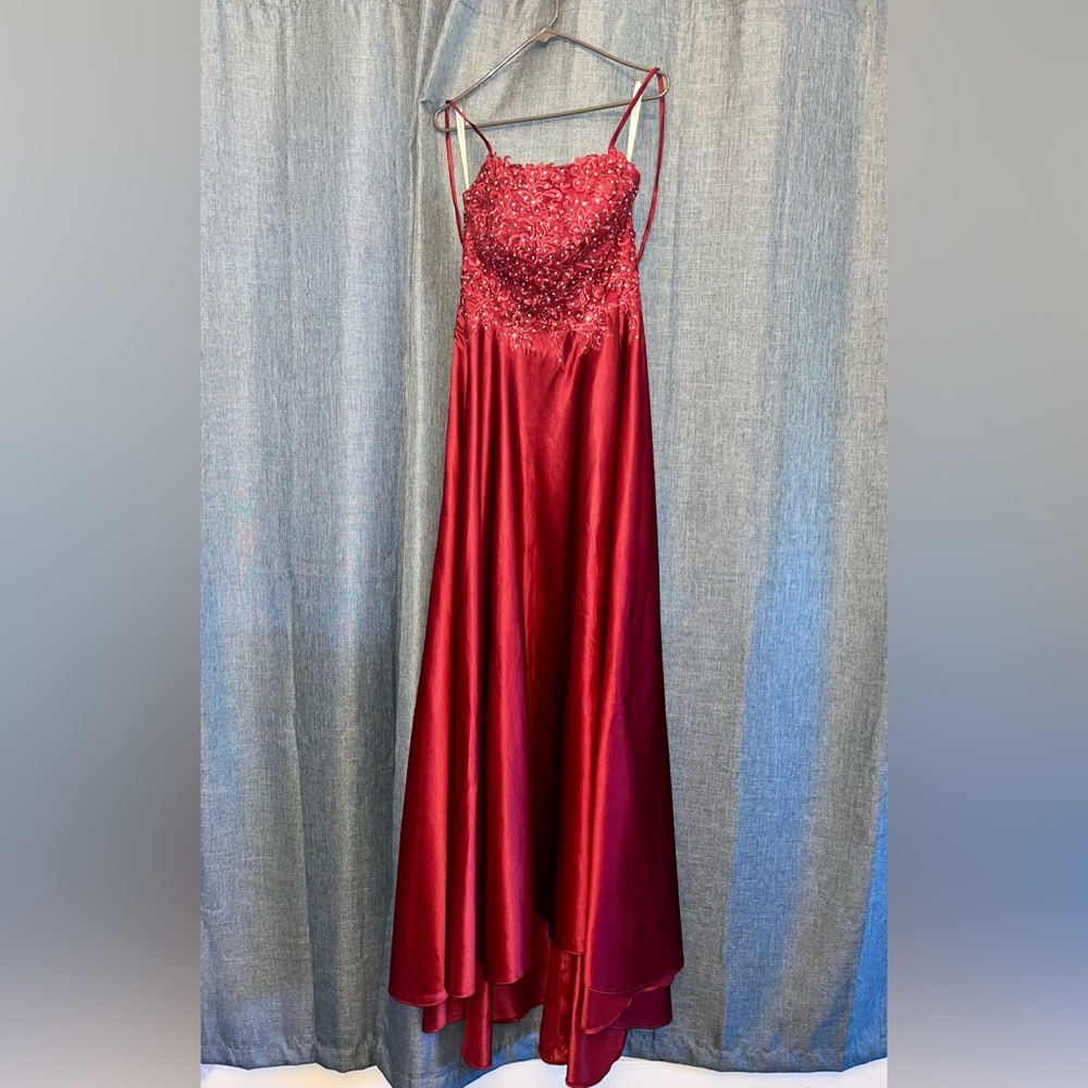 JJ’s House red prom dress